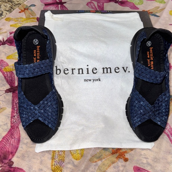 Bernie Mev Navy Woven Sandals Womens 7 Mary Jane Comfort New In Box - Picture 5 of 6